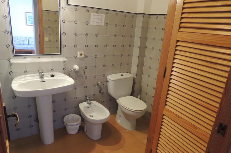 Toilet of the Rocas Marinas 7A apartment.