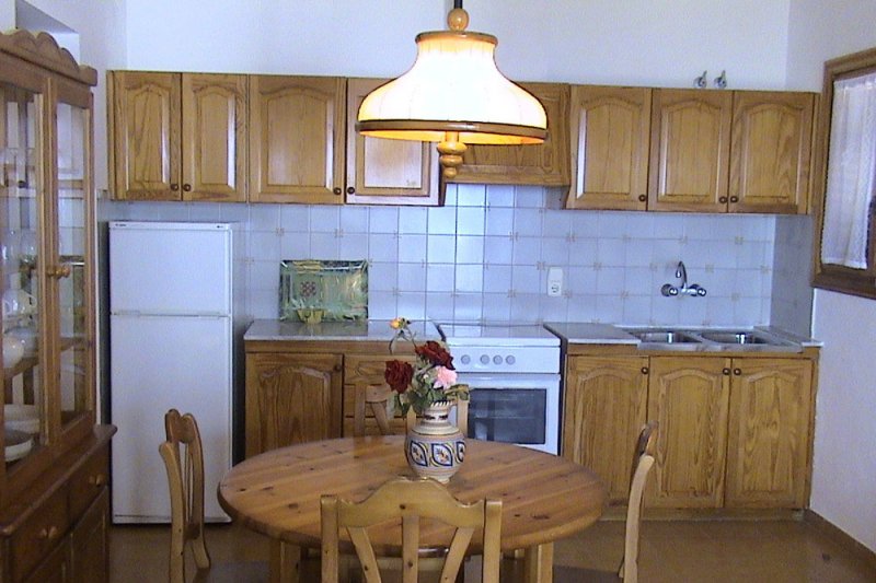 Kitchen and dining room of the Rocas Marinas 7R apartment.