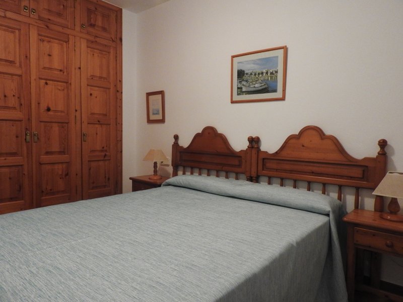 Dormitorio principal cama 1,50 x 2,00 m